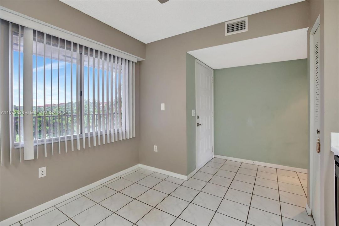 Active With Contract: $139,600 (1 beds, 1 baths, 960 Square Feet)