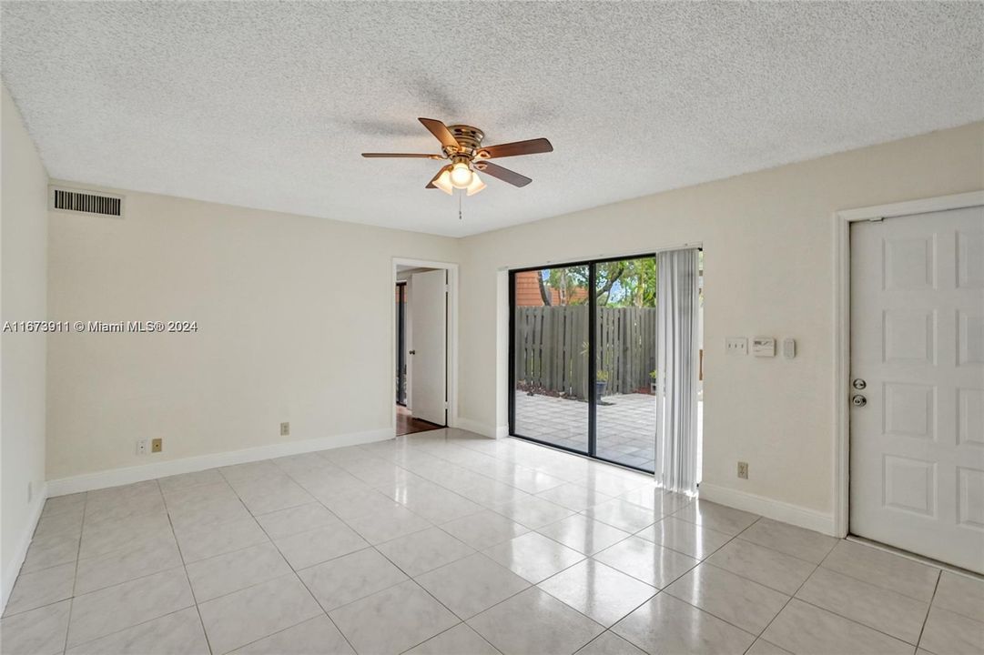 For Rent: $3,200 (3 beds, 2 baths, 1628 Square Feet)