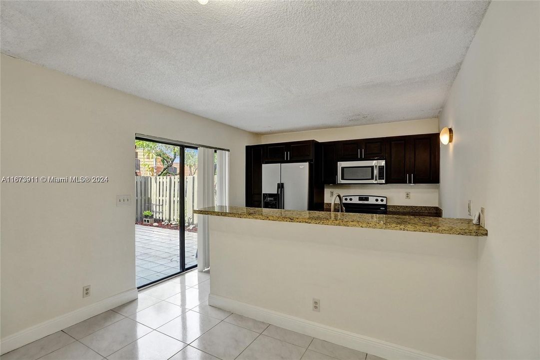 For Rent: $3,200 (3 beds, 2 baths, 1628 Square Feet)