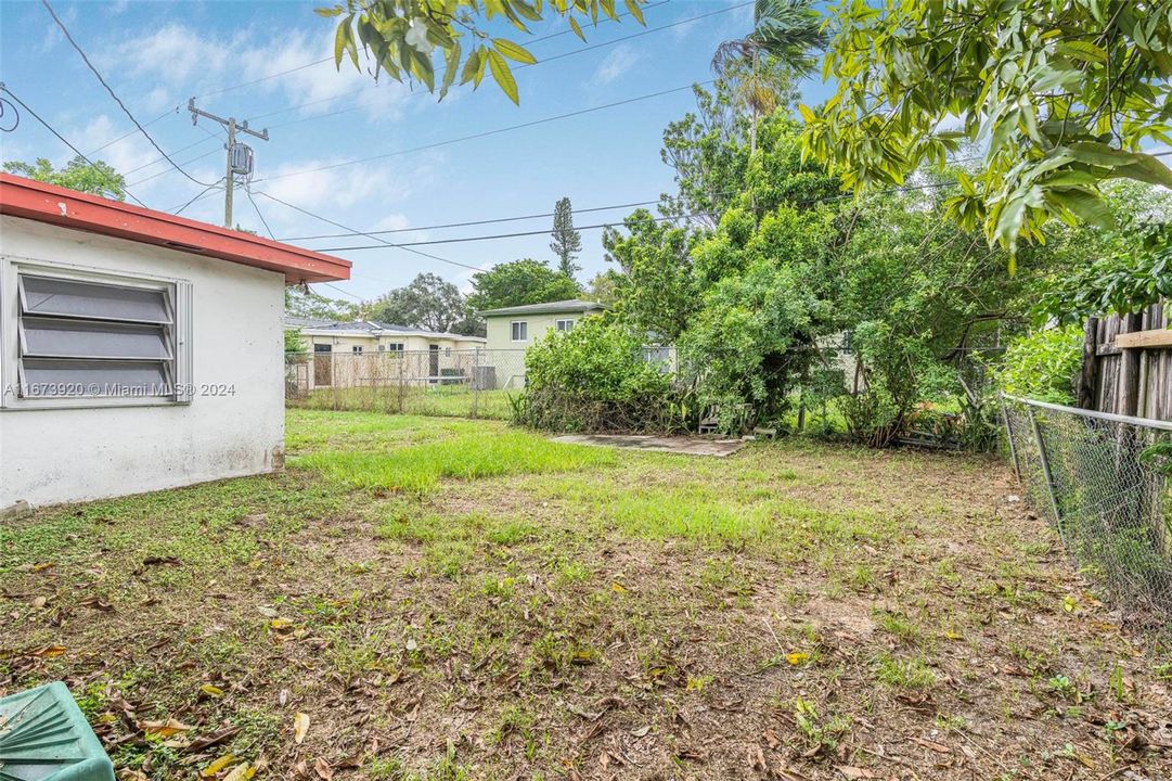 Active With Contract: $500,000 (3 beds, 2 baths, 2044 Square Feet)