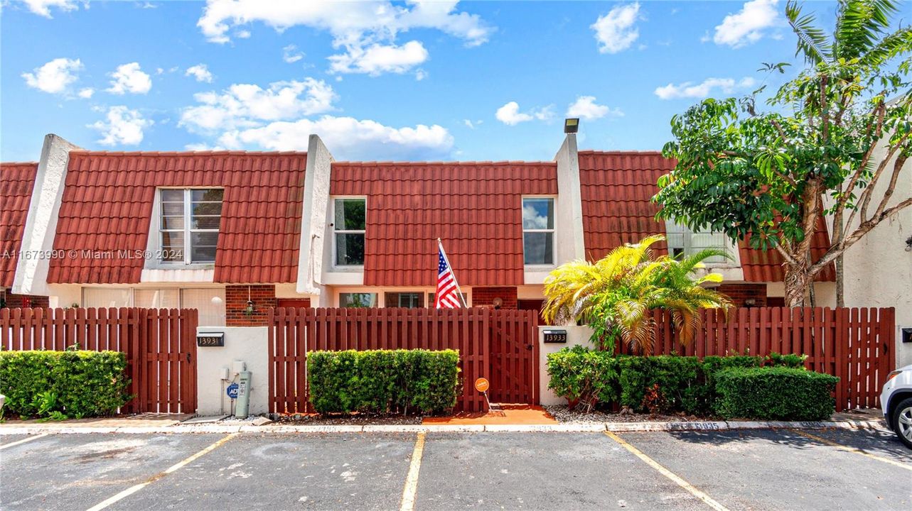 For Sale: $435,000 (3 beds, 2 baths, 1510 Square Feet)