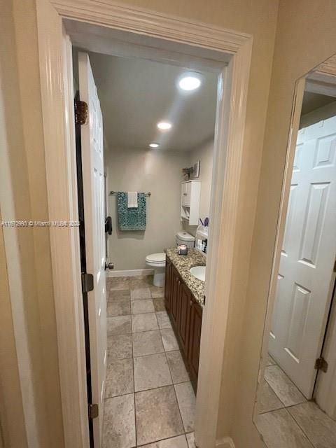 For Sale: $240,000 (1 beds, 1 baths, 845 Square Feet)