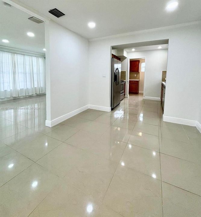 En Venta: $465,000 (4 camas, 2 baños, 1334 Pies cuadrados)