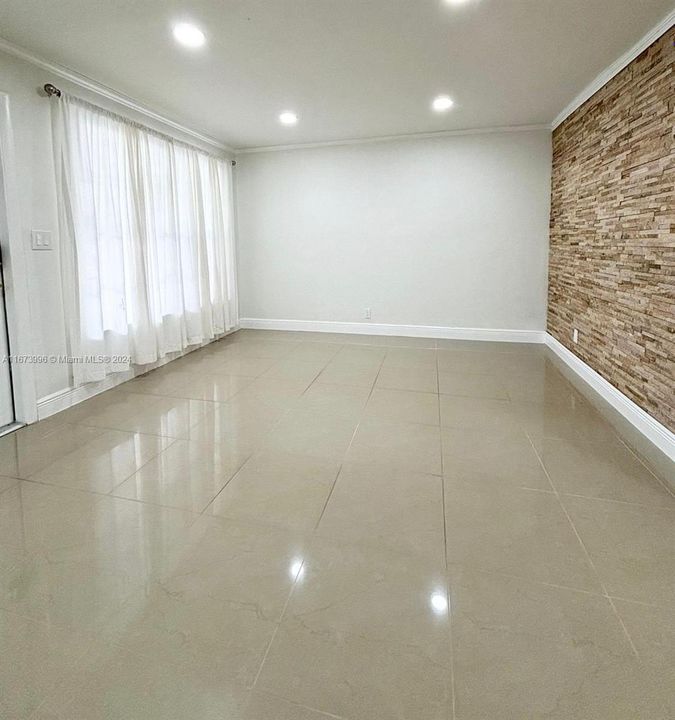 En Venta: $465,000 (4 camas, 2 baños, 1334 Pies cuadrados)