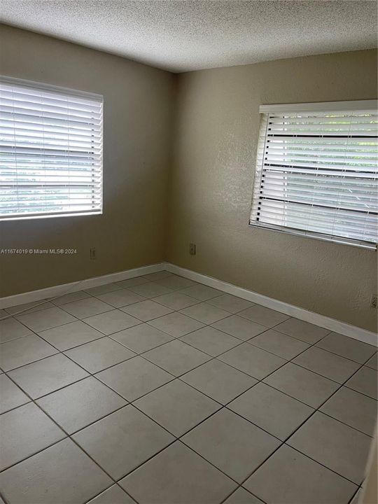 For Rent: $1,550 (1 beds, 1 baths, 533 Square Feet)