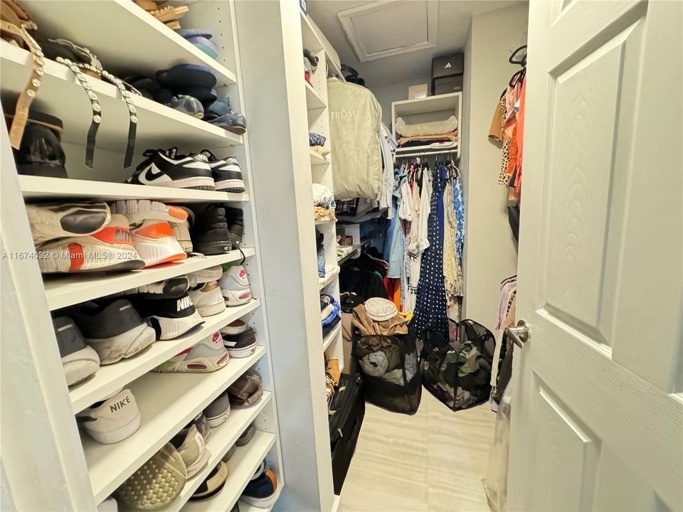 walk in closet