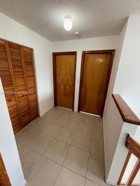 En Venta: $598,000 (5 camas, 3 baños, 2008 Pies cuadrados)