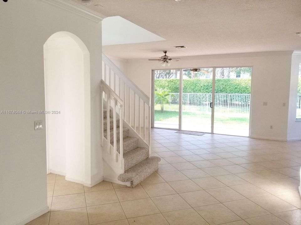 For Rent: $4,000 (3 beds, 2 baths, 2566 Square Feet)