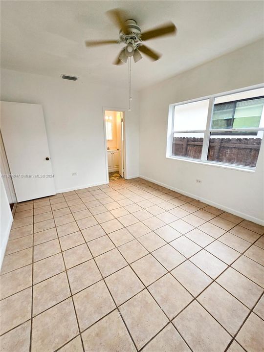 For Rent: $4,800 (3 beds, 3 baths, 1357 Square Feet)