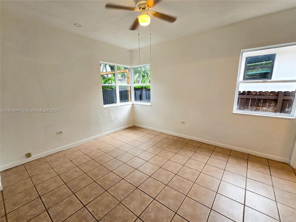 For Rent: $4,800 (3 beds, 3 baths, 1357 Square Feet)