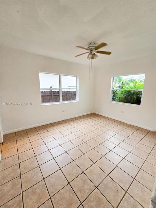 For Rent: $4,800 (3 beds, 3 baths, 1357 Square Feet)