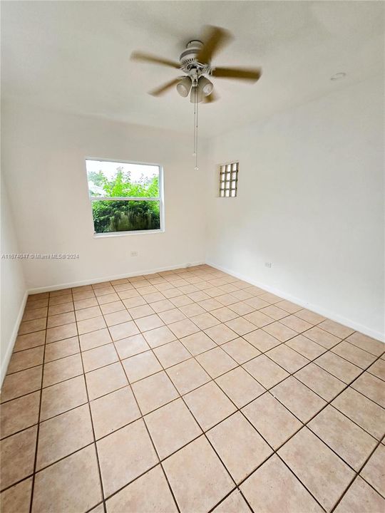 For Rent: $4,800 (3 beds, 3 baths, 1357 Square Feet)