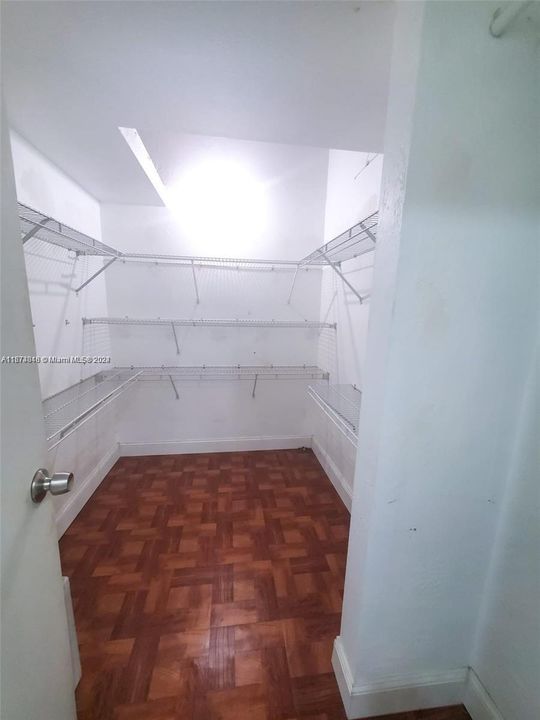 En Venta: $485,000 (3 camas, 2 baños, 1688 Pies cuadrados)