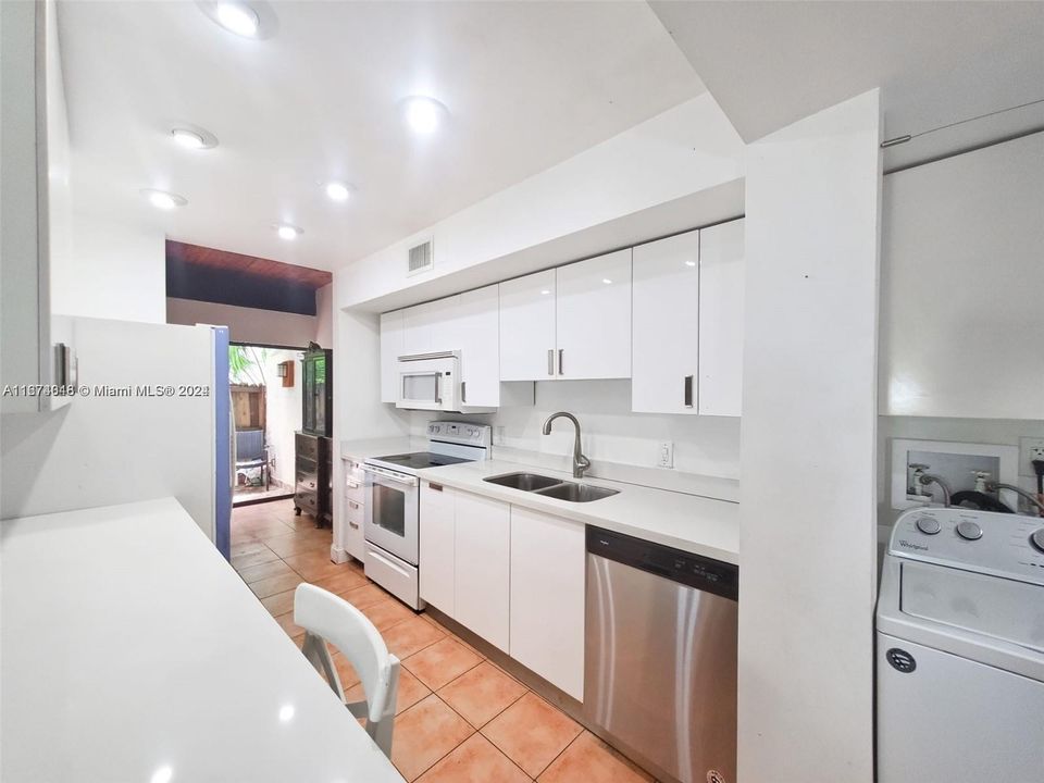 En Venta: $485,000 (3 camas, 2 baños, 1688 Pies cuadrados)