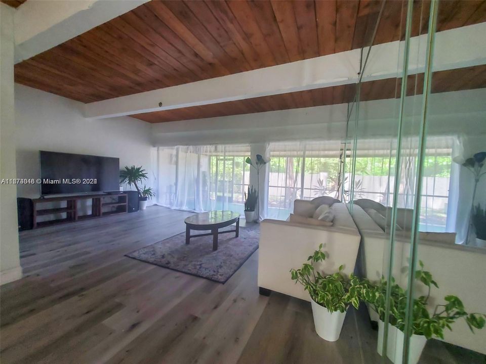 En Venta: $485,000 (3 camas, 2 baños, 1688 Pies cuadrados)