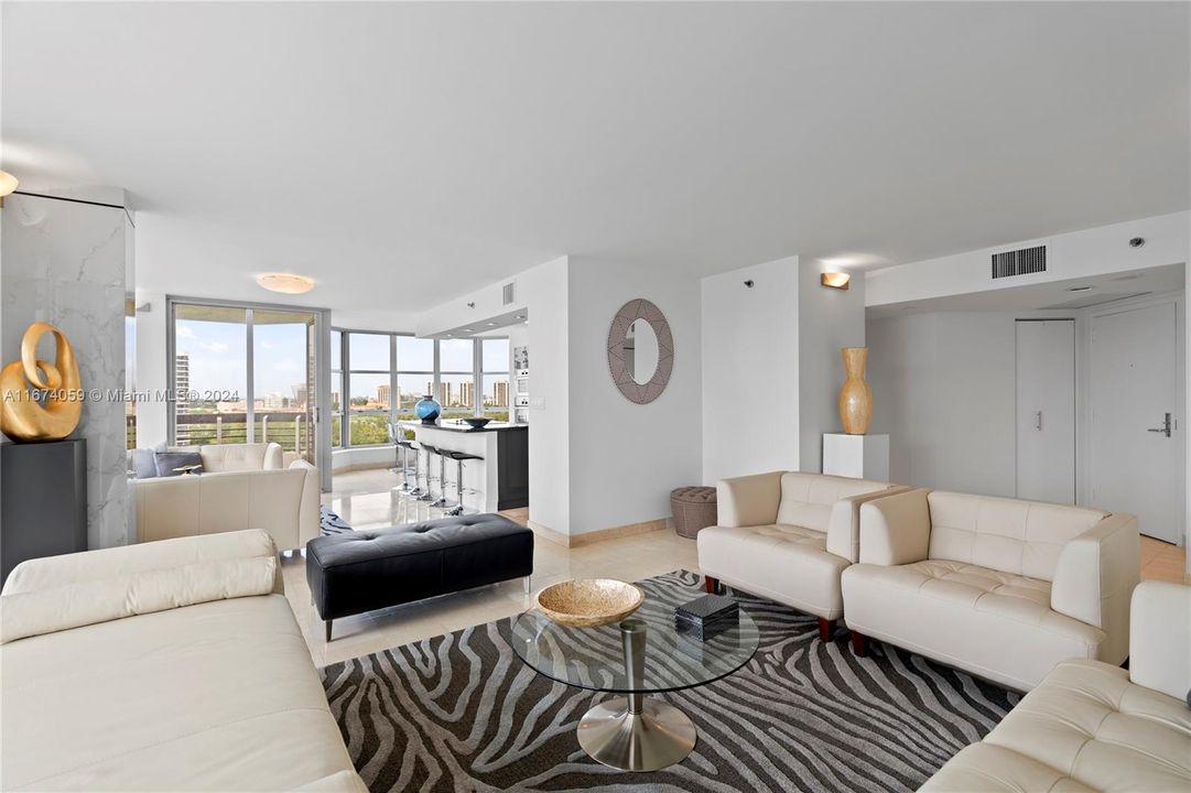 For Sale: $675,000 (2 beds, 2 baths, 1353 Square Feet)