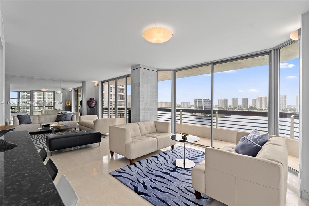 For Sale: $675,000 (2 beds, 2 baths, 1353 Square Feet)