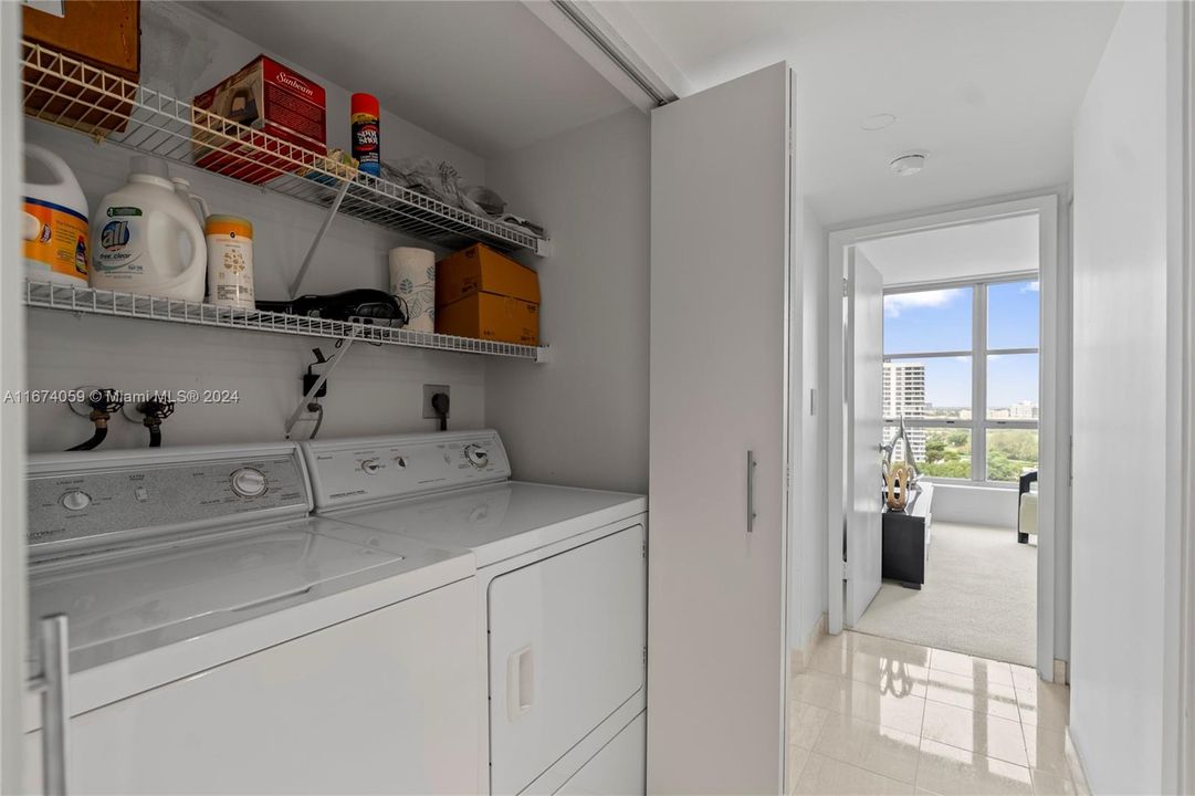 For Sale: $675,000 (2 beds, 2 baths, 1353 Square Feet)