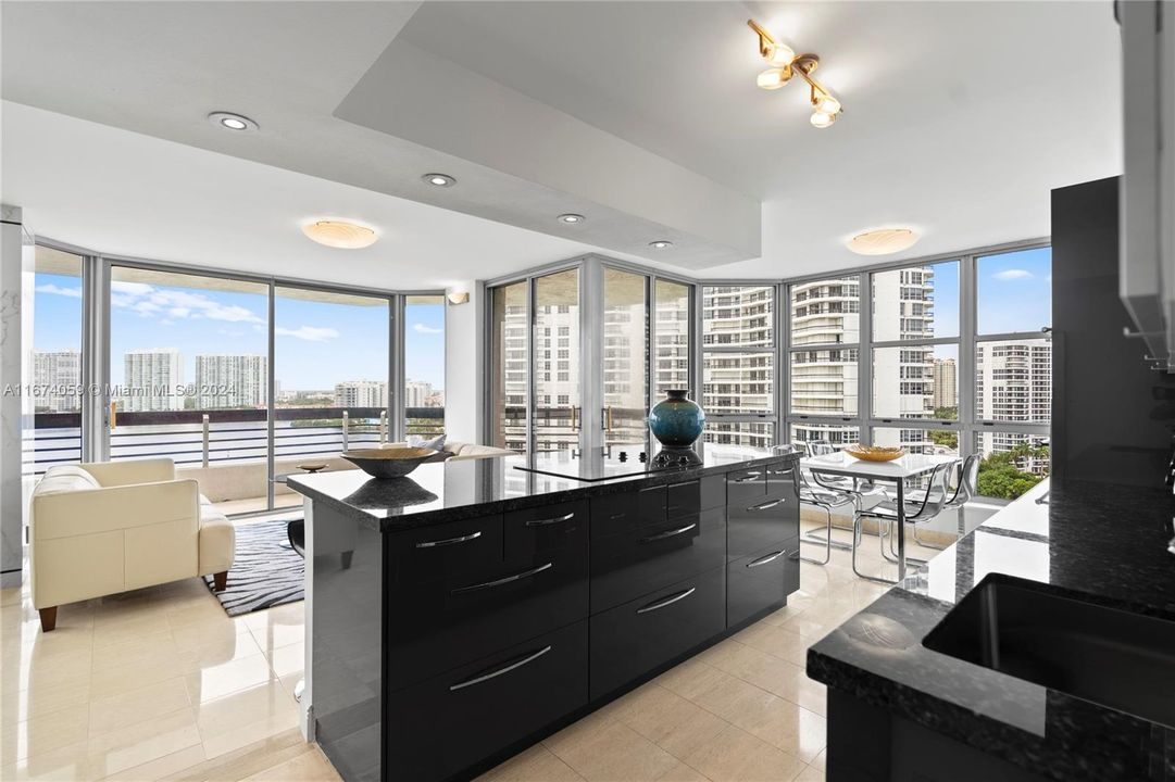 For Sale: $675,000 (2 beds, 2 baths, 1353 Square Feet)