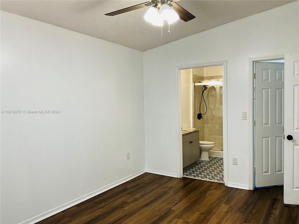 Active With Contract: $3,300 (4 beds, 2 baths, 1107 Square Feet)