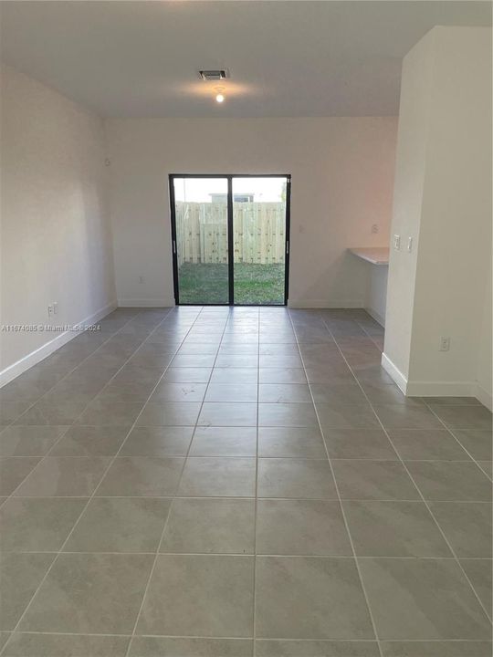 For Rent: $2,600 (3 beds, 2 baths, 1296 Square Feet)