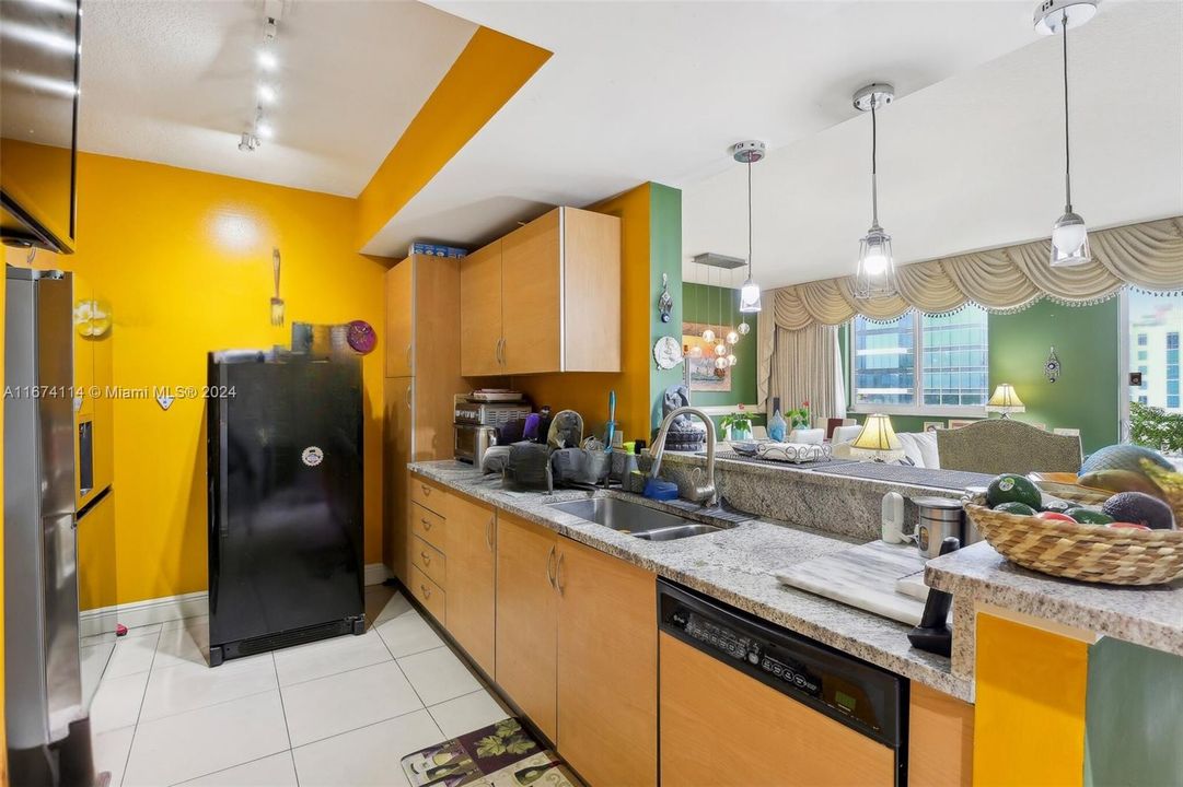 For Sale: $630,000 (3 beds, 2 baths, 1329 Square Feet)