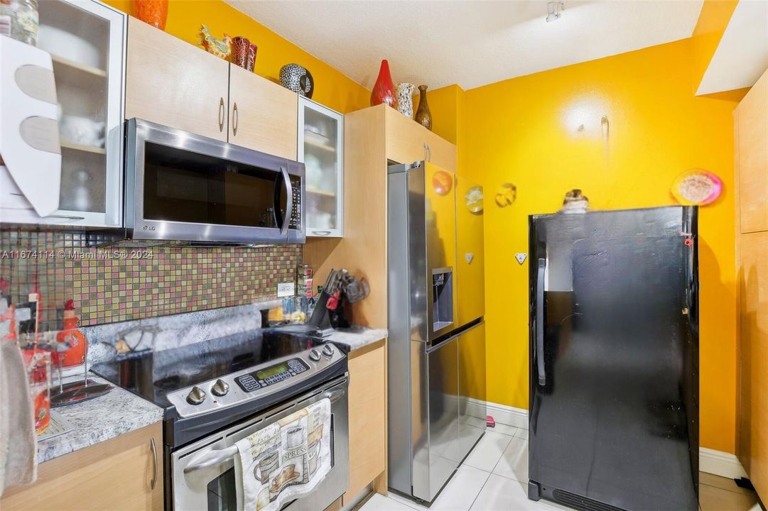 For Sale: $630,000 (3 beds, 2 baths, 1329 Square Feet)