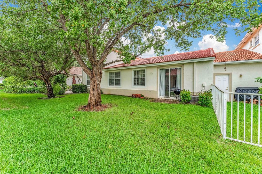 For Sale: $499,900 (3 beds, 2 baths, 1178 Square Feet)