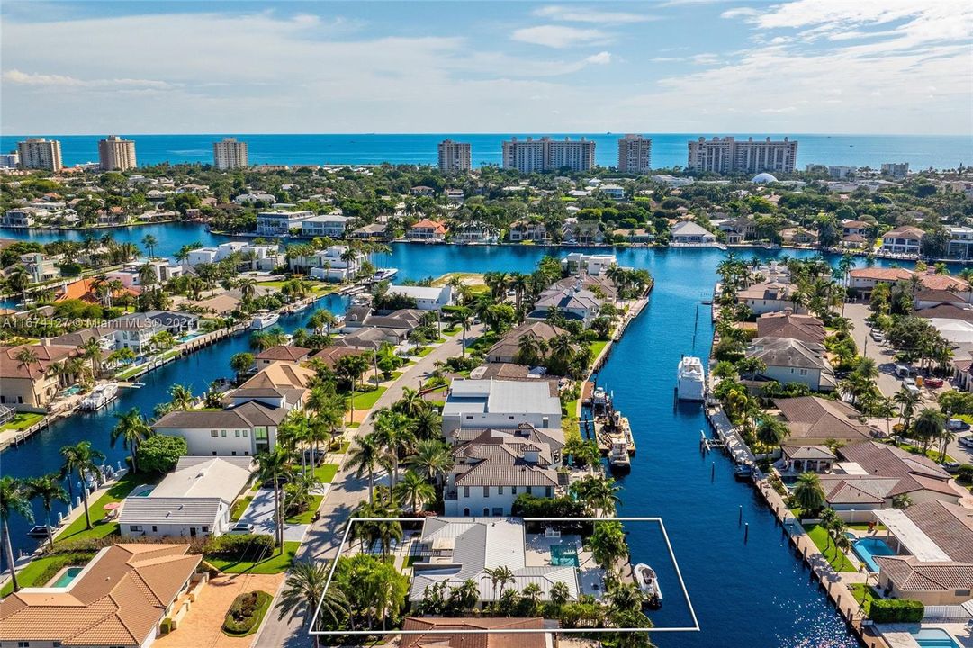 For Sale: $2,950,000 (3 beds, 3 baths, 2580 Square Feet)