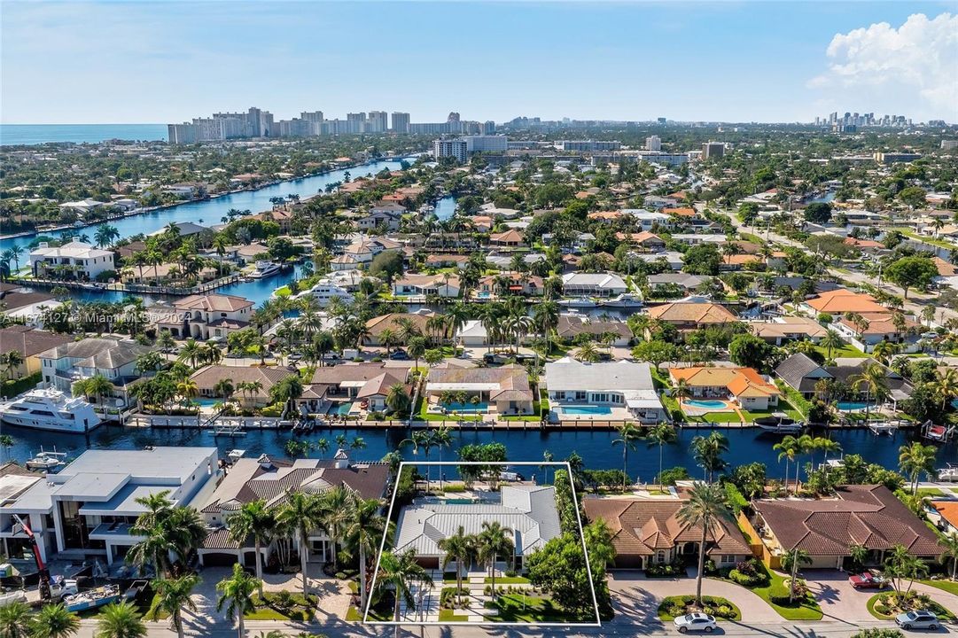 For Sale: $2,950,000 (3 beds, 3 baths, 2580 Square Feet)