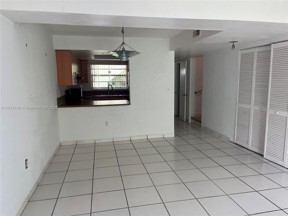 En Venta: $335,000 (2 camas, 2 baños, 1108 Pies cuadrados)