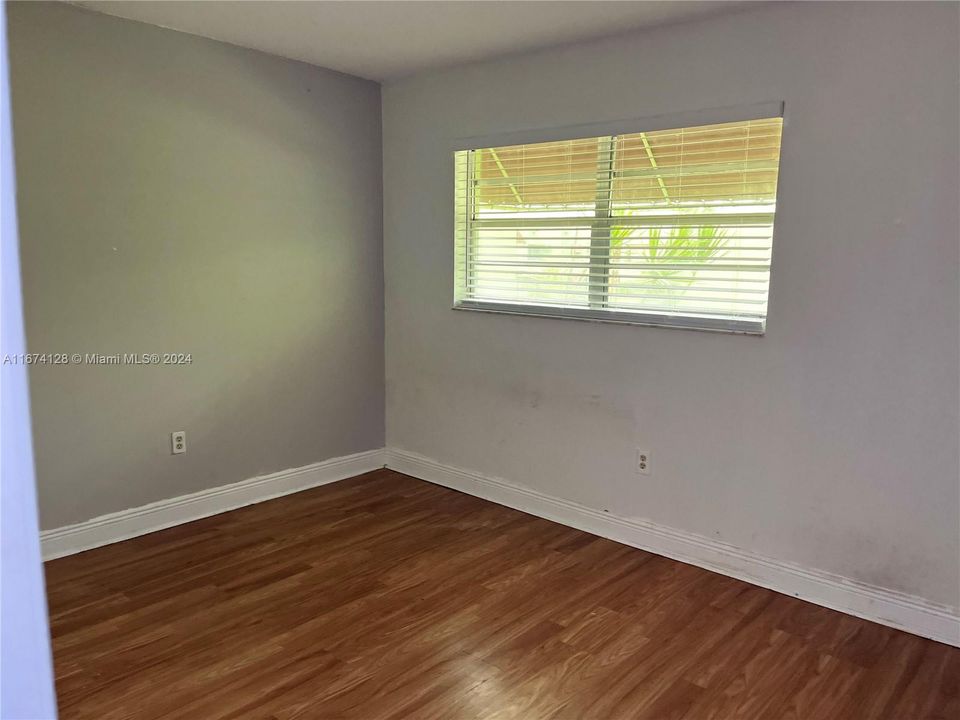 For Sale: $335,000 (2 beds, 2 baths, 1108 Square Feet)