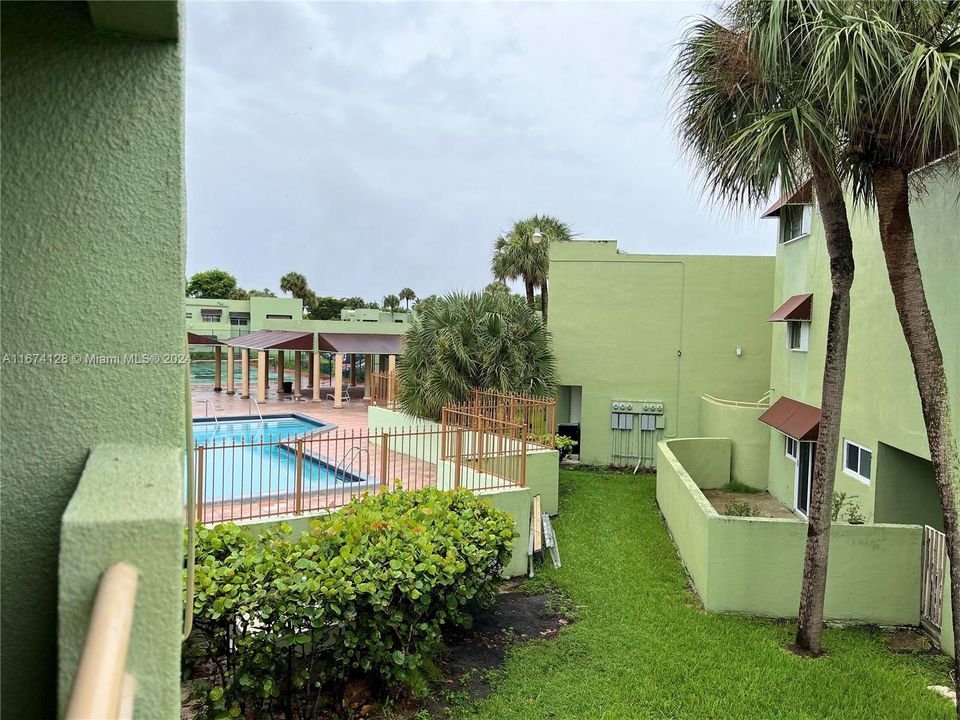 For Sale: $335,000 (2 beds, 2 baths, 1108 Square Feet)