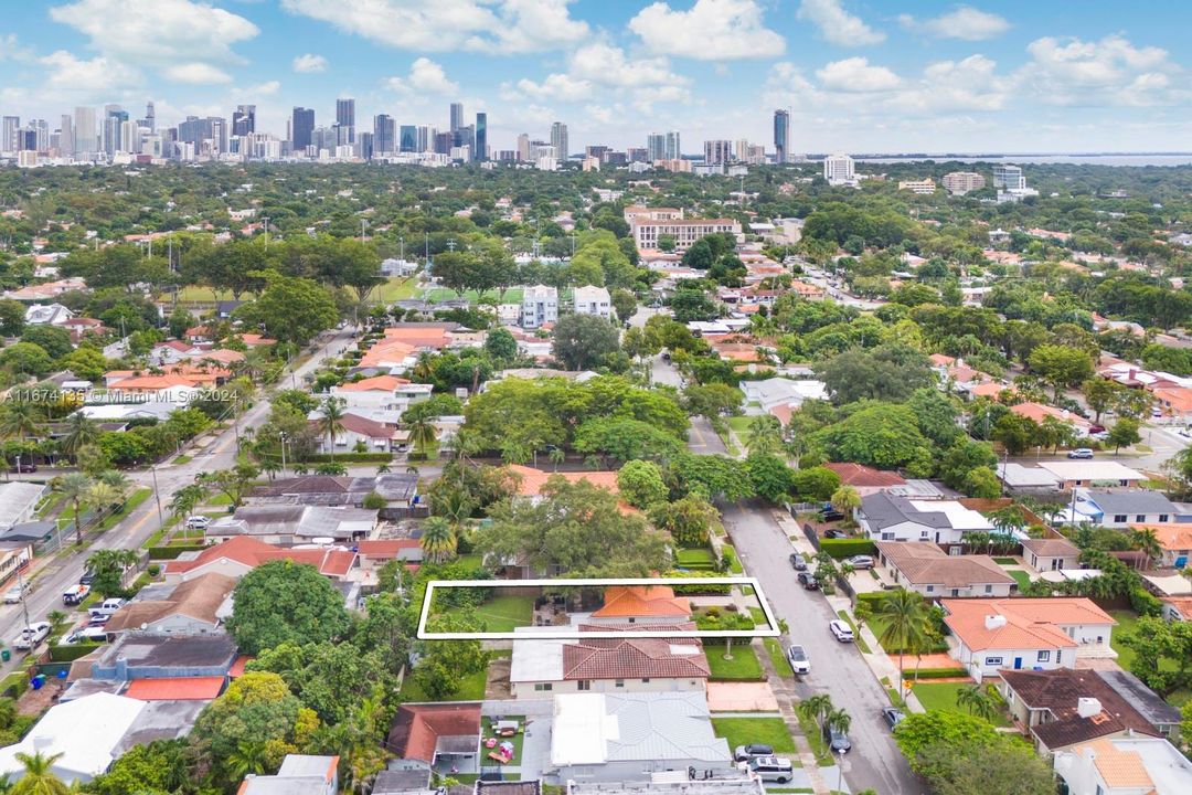 For Sale: $1,149,000 (3 beds, 2 baths, 1369 Square Feet)