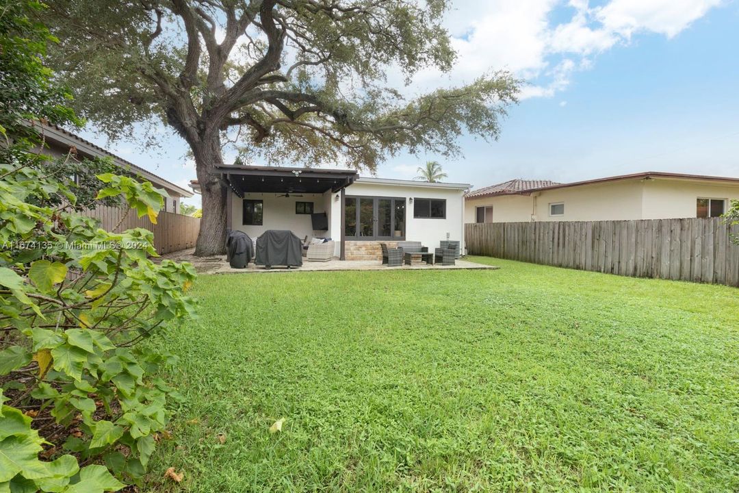 For Sale: $1,149,000 (3 beds, 2 baths, 1369 Square Feet)