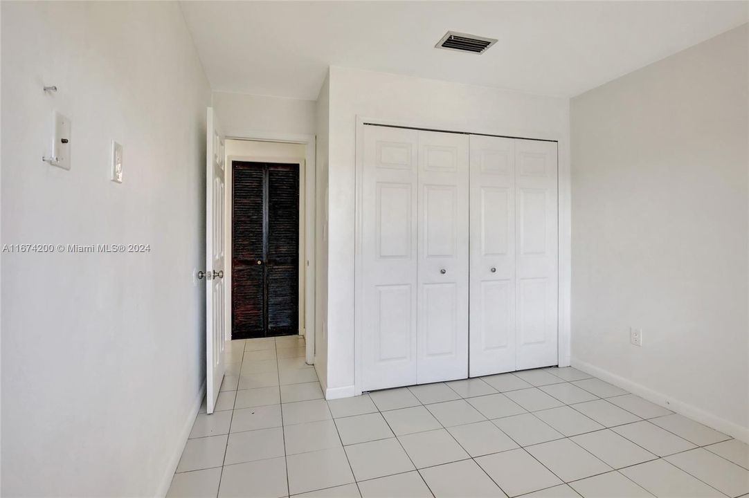 For Rent: $4,200 (4 beds, 2 baths, 1755 Square Feet)