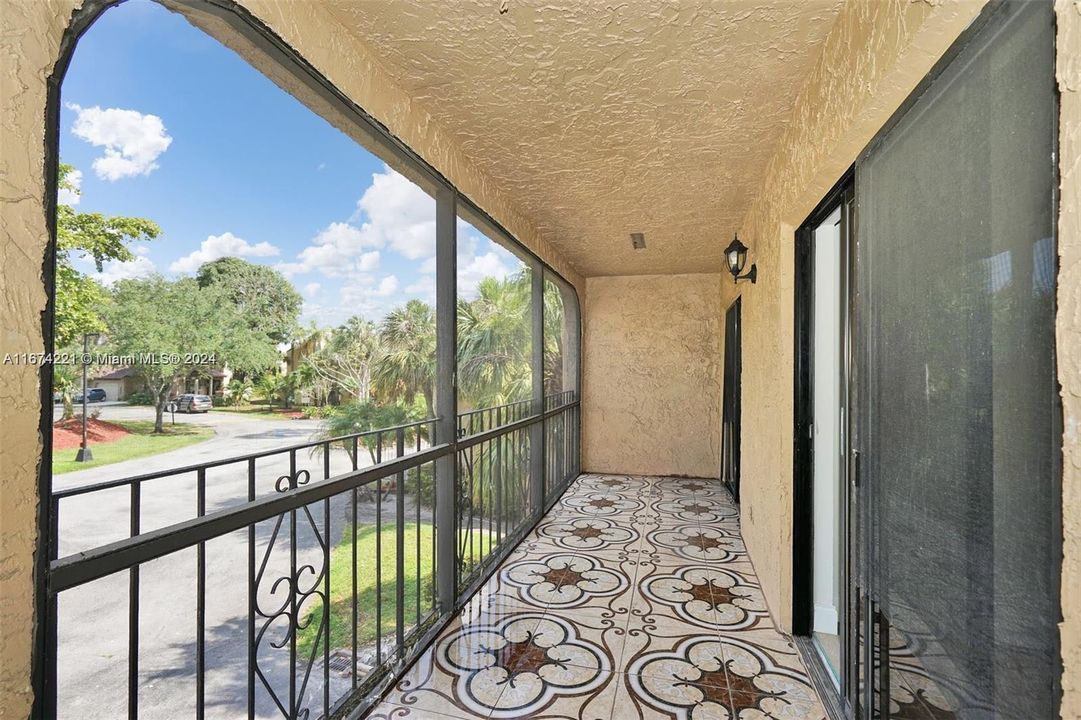 Active With Contract: $3,800 (3 beds, 2 baths, 1960 Square Feet)