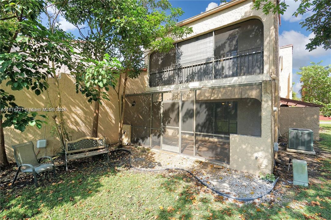 Active With Contract: $3,800 (3 beds, 2 baths, 1960 Square Feet)