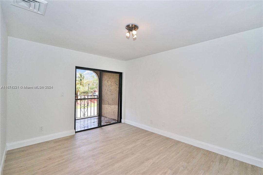 Active With Contract: $3,800 (3 beds, 2 baths, 1960 Square Feet)