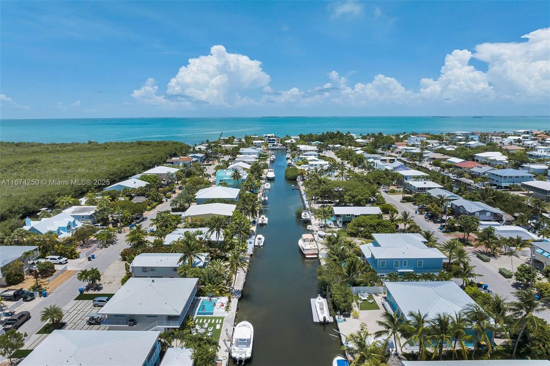 For Sale: $1,599,000 (3 beds, 2 baths, 1278 Square Feet)