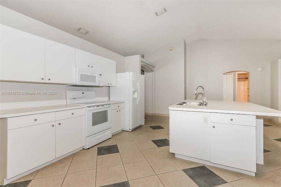 Недавно арендовано: $2,655 (3 спален, 2 ванн, 2040 Квадратных фут)