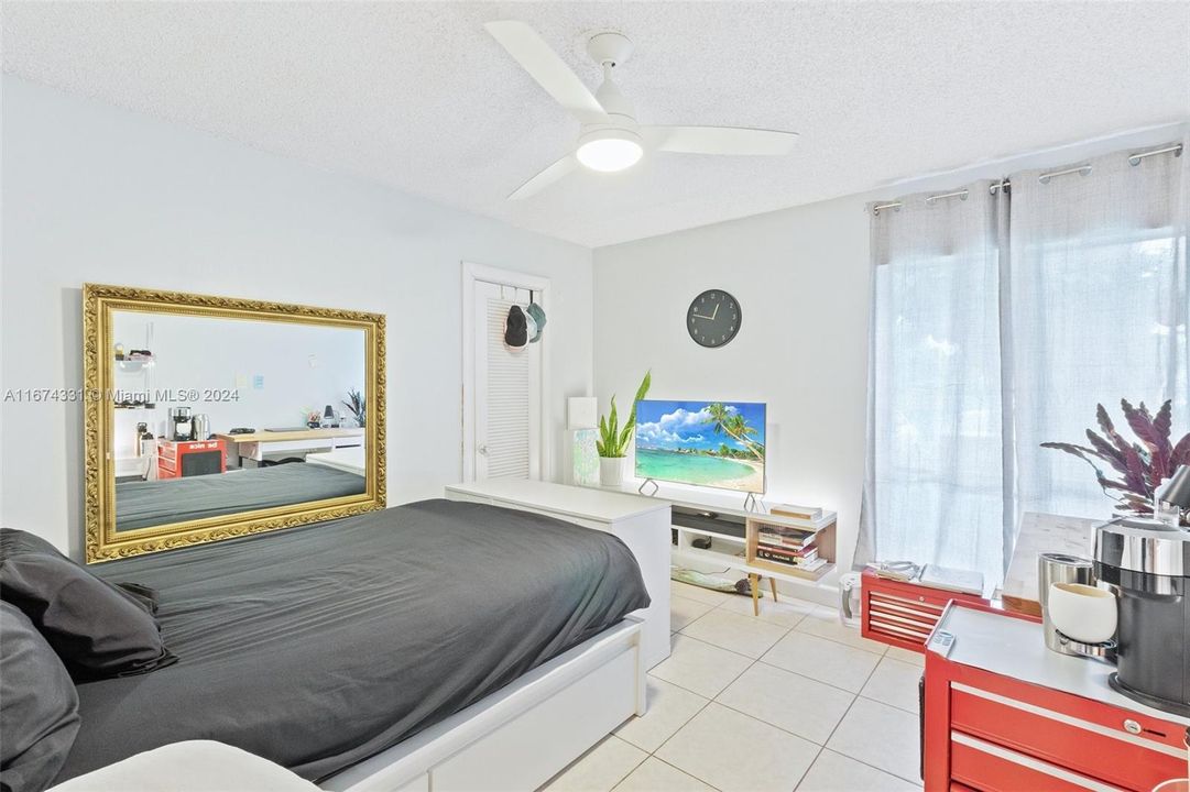 For Sale: $325,000 (3 beds, 2 baths, 1280 Square Feet)