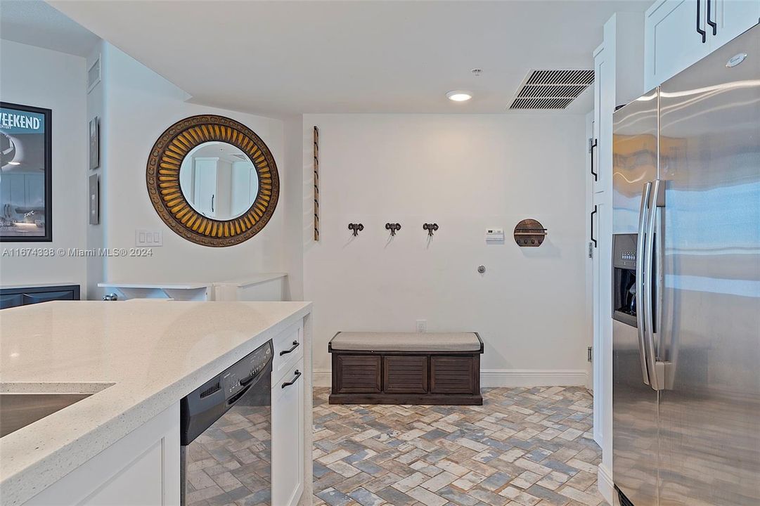 For Sale: $499,000 (2 beds, 2 baths, 1350 Square Feet)