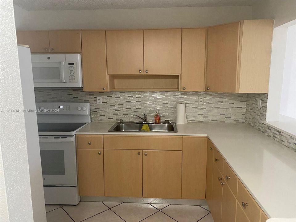 En Venta: $265,000 (2 camas, 2 baños, 996 Pies cuadrados)