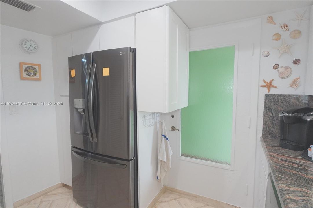 For Sale: $370,000 (2 beds, 2 baths, 1014 Square Feet)