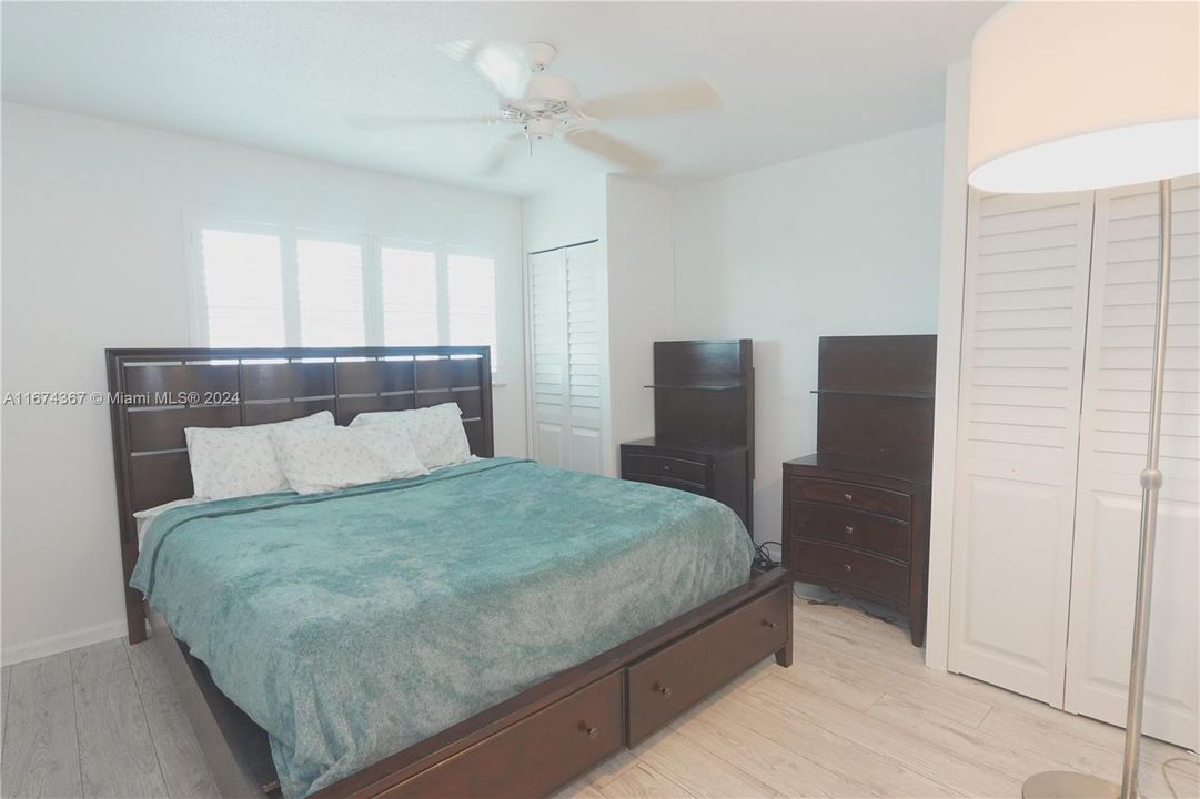 For Sale: $370,000 (2 beds, 2 baths, 1014 Square Feet)