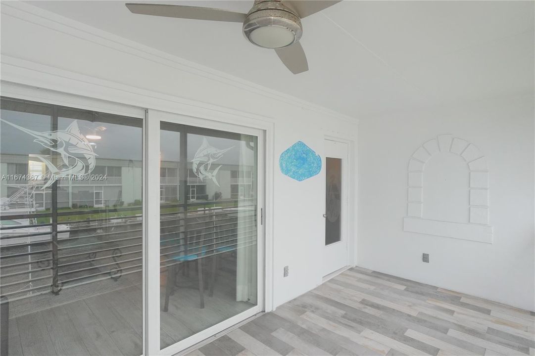 For Sale: $370,000 (2 beds, 2 baths, 1014 Square Feet)