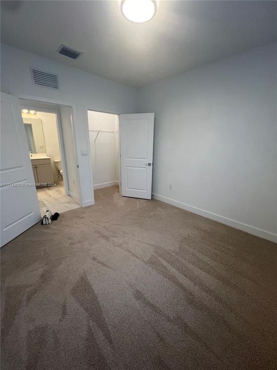 For Rent: $4,100 (4 beds, 3 baths, 1932 Square Feet)