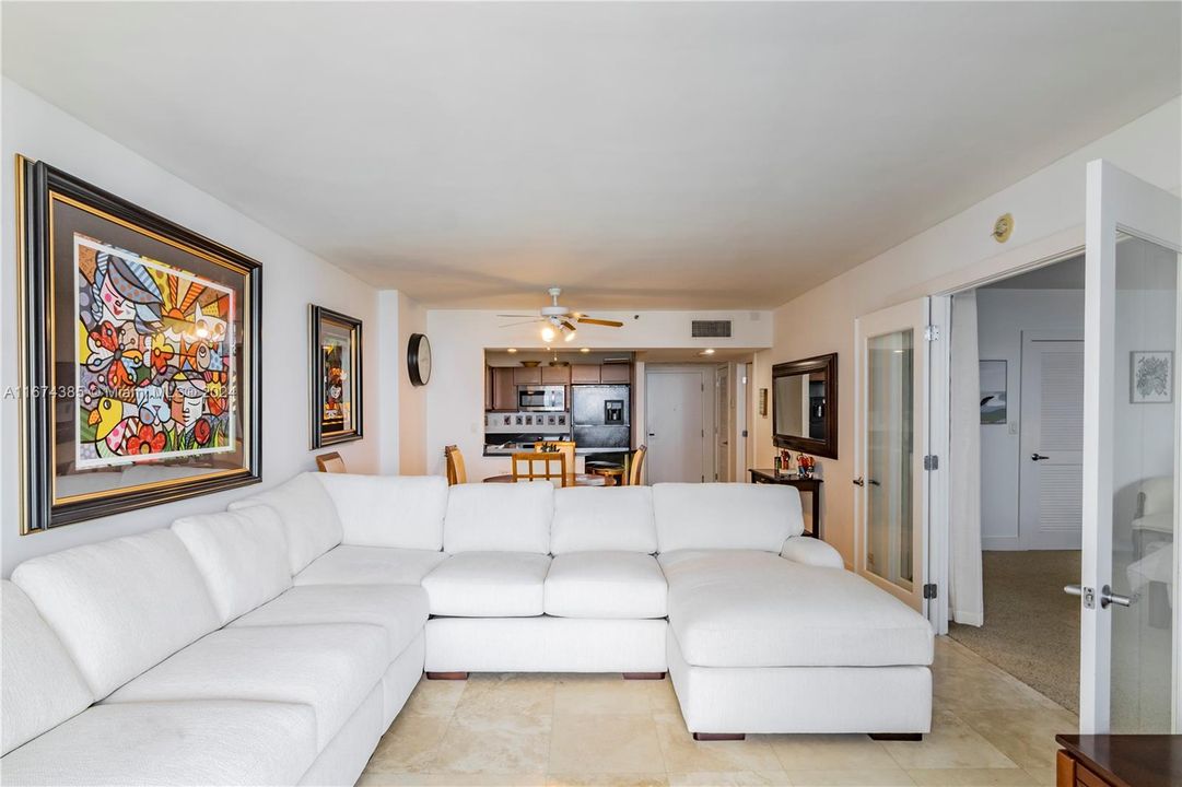 For Sale: $1,495,000 (1 beds, 1 baths, 850 Square Feet)