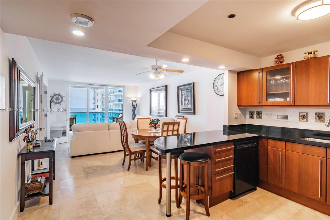 For Sale: $1,495,000 (1 beds, 1 baths, 850 Square Feet)